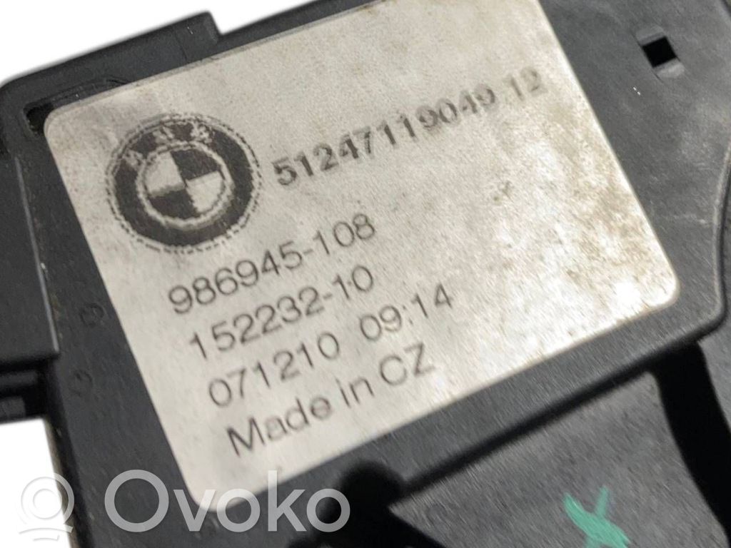 Aizmugurējā pārsega slēdzene