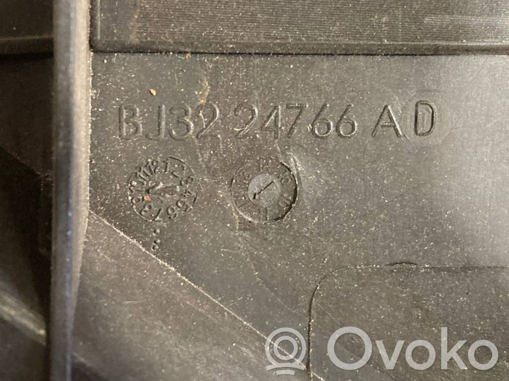 Speaker(s) in the rear door