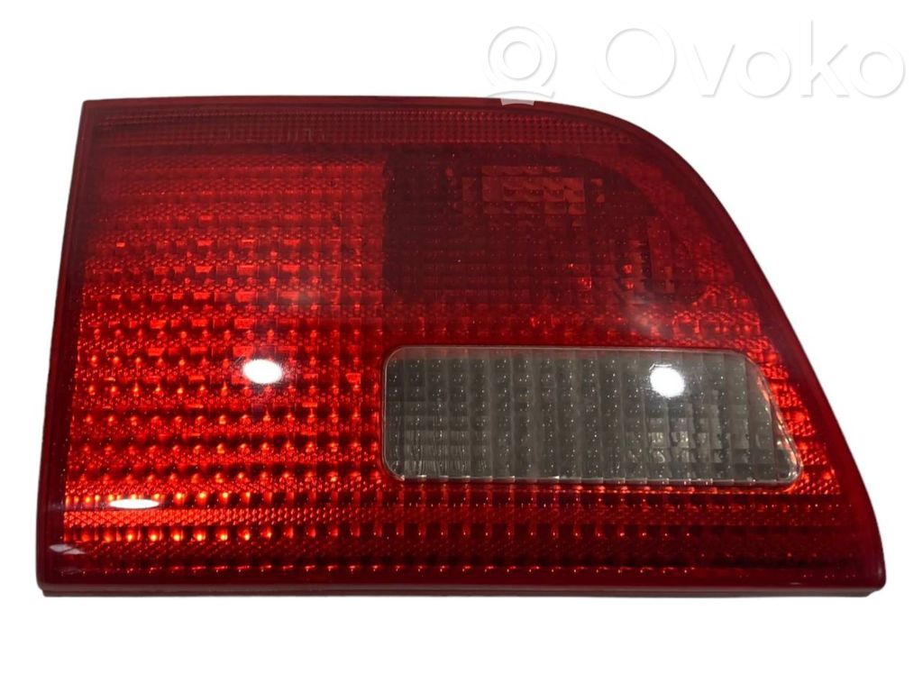 Taillight in the hood