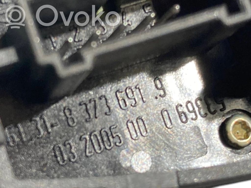 Sānu spoguļu slēdzis