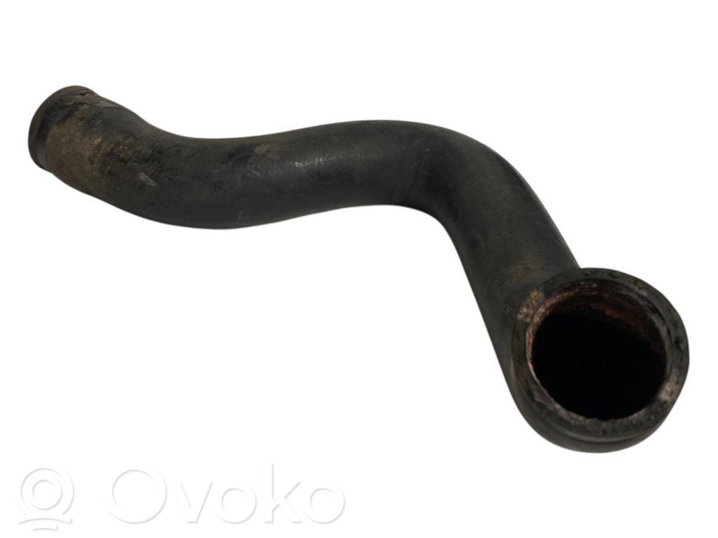 Caurulīte (-es) / šļūtene (-es)