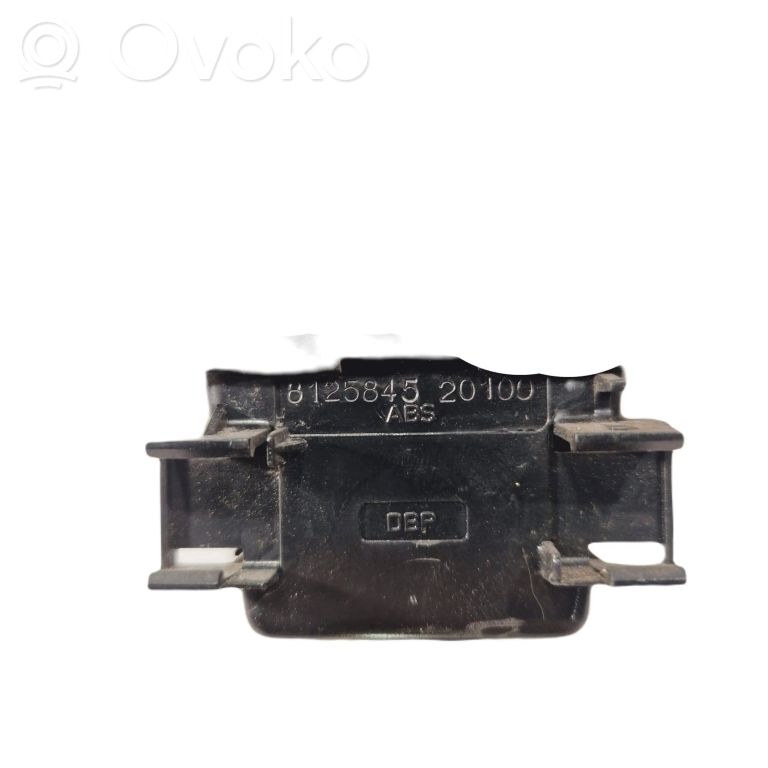 Rear belt buckle