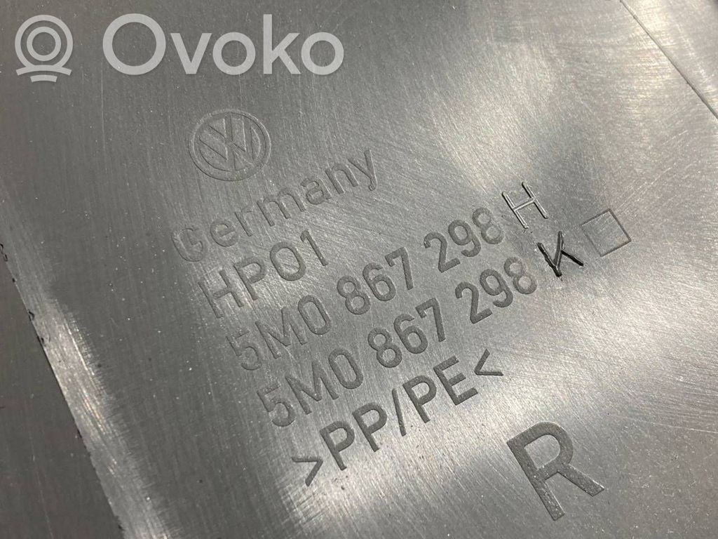 (B) statņa dekoratīvā apdare (apakšdaļa)