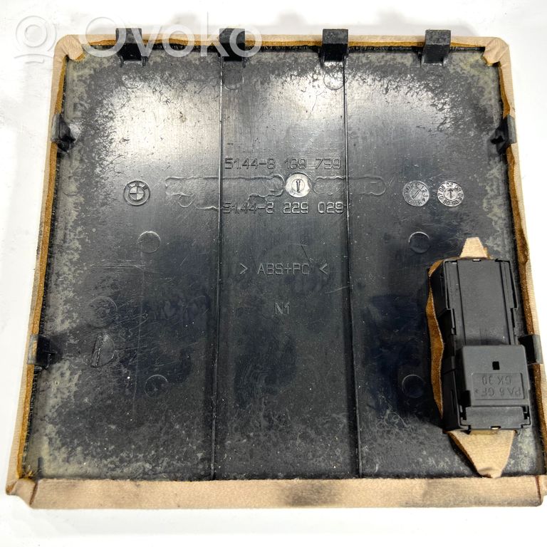 Cita veida salona detaļa