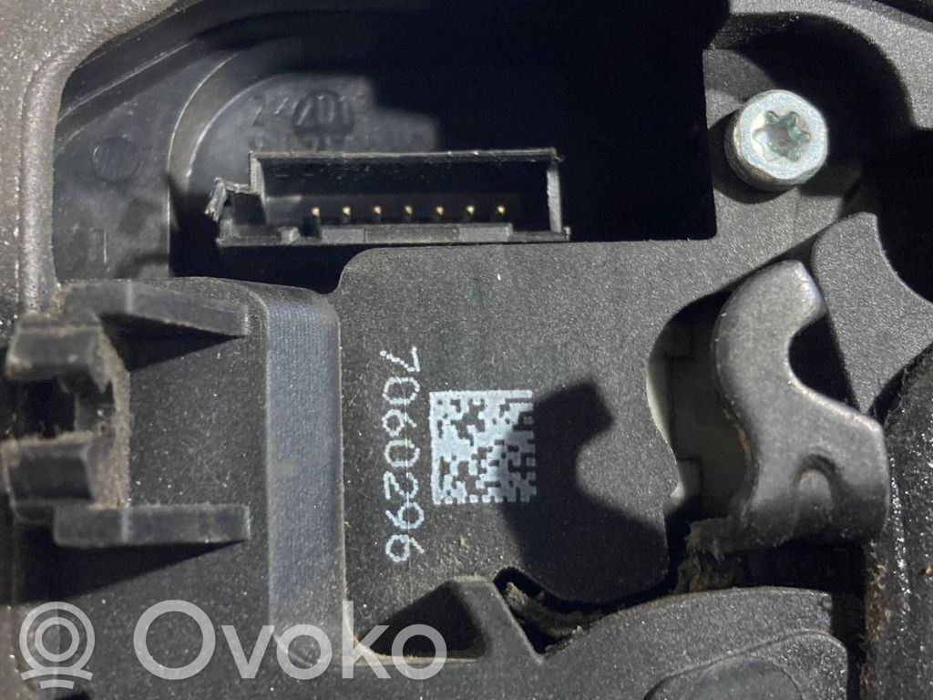 Aizmugurē slēdzene