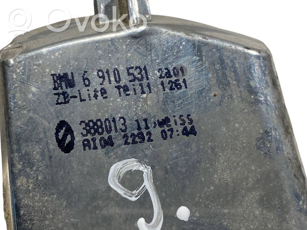 Aizmugurējais lukturis virsbūvē