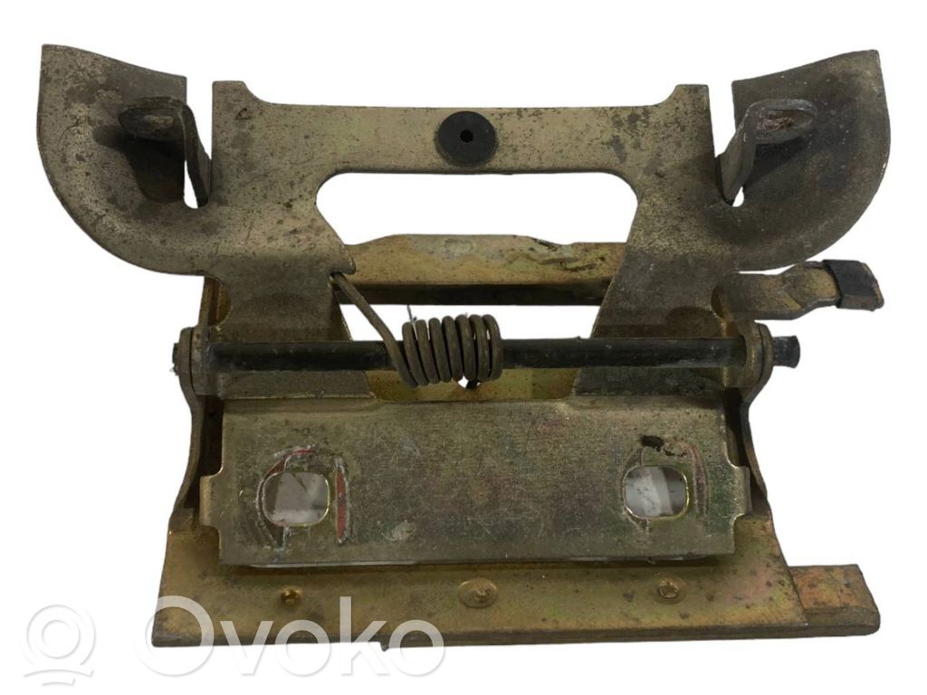 Aizmugurē turētājs / kronšteins ārējam atvēršanas rokturim