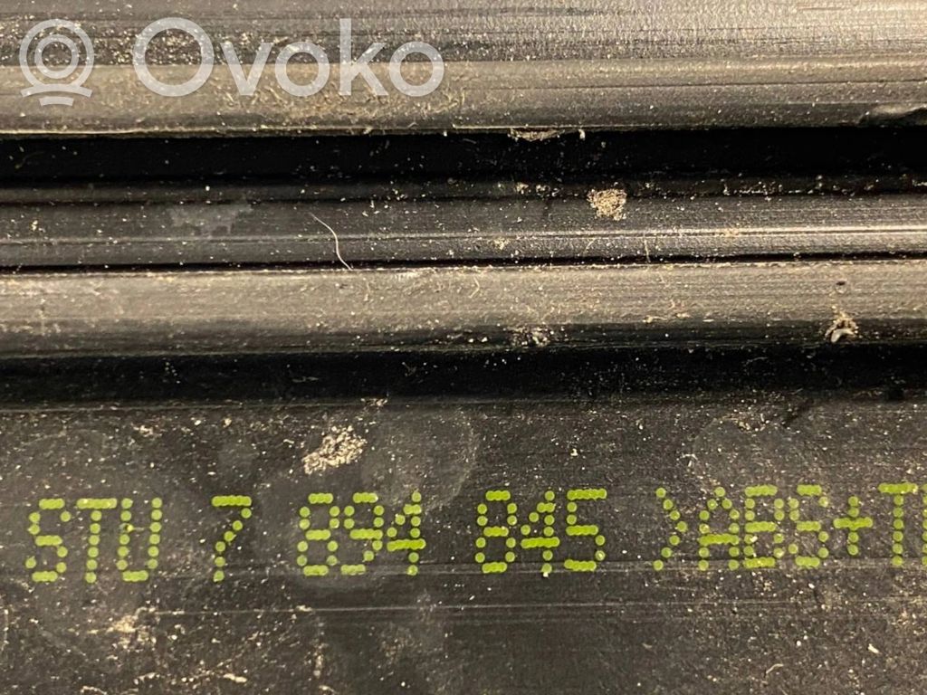 Priekšējā sliekšņa dekoratīvā apdare (iekšējā)