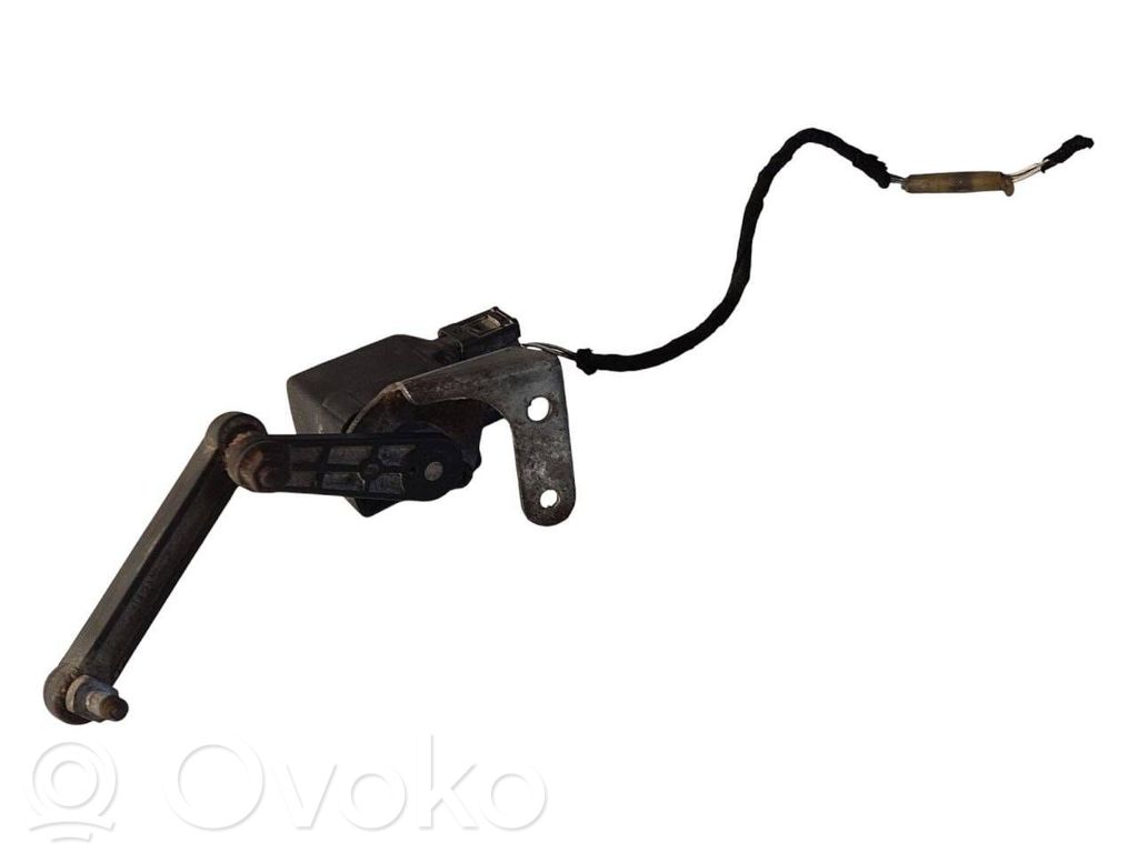 Augstuma sensors (priekšējo lukturu)