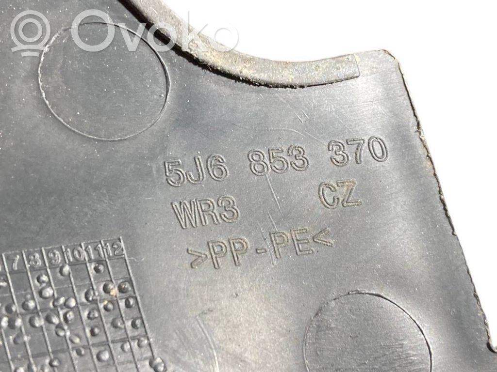 Другая часть интерьера