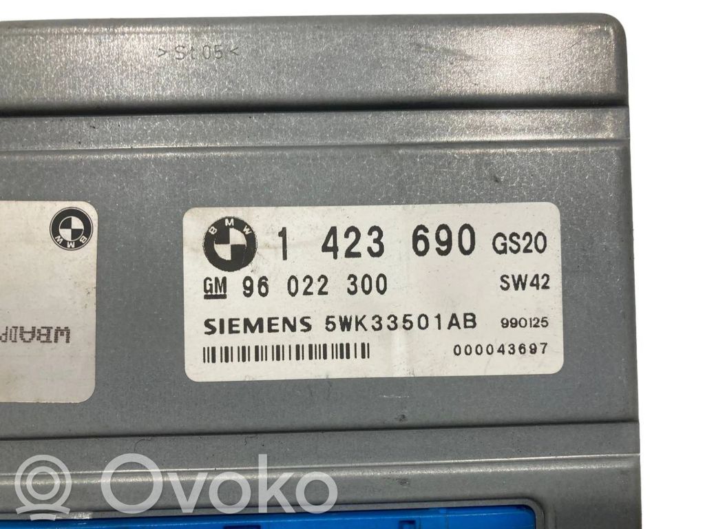 Pārnesumkārbas vadības bloks