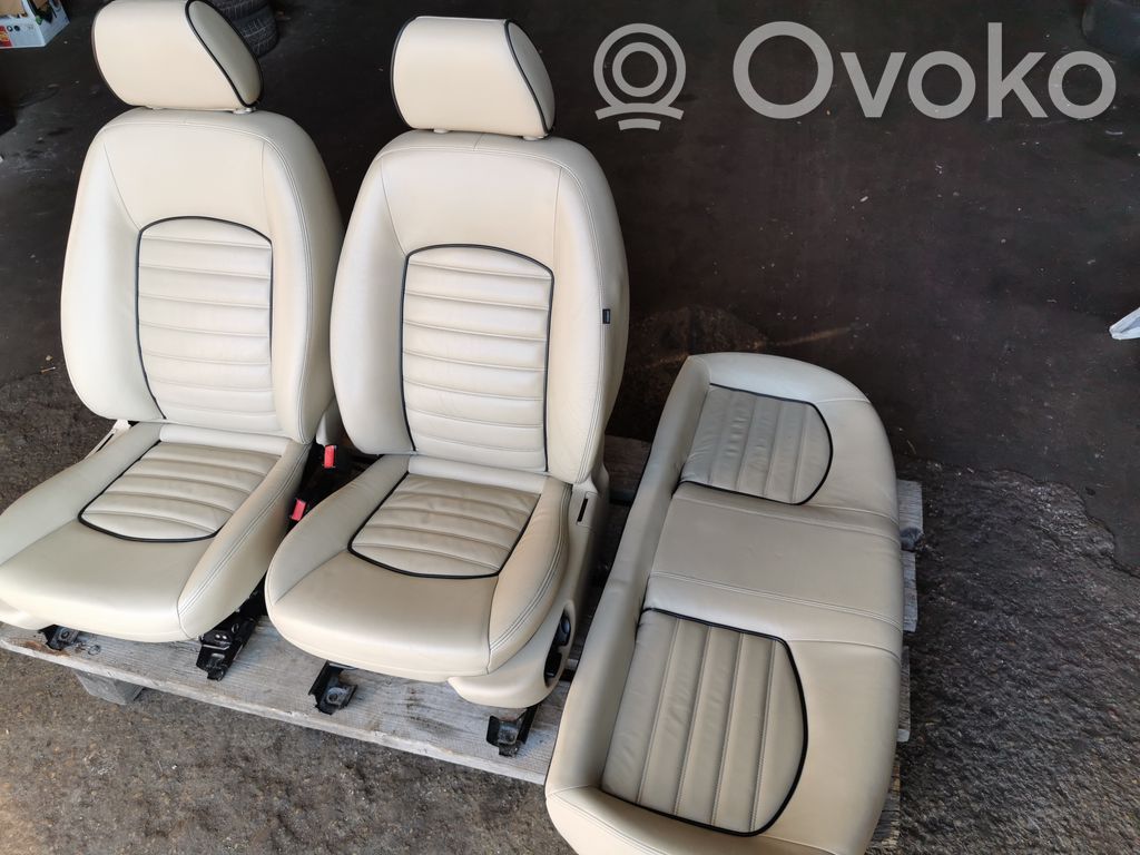 Salona daļu komplekts