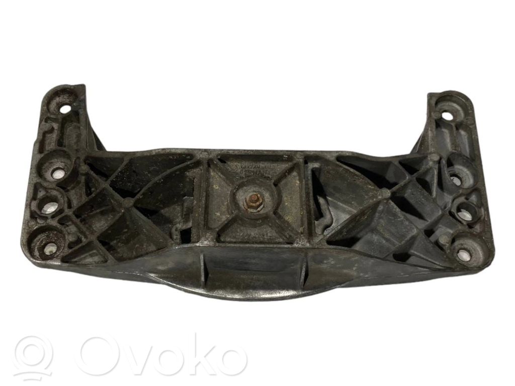 Transmission mounting bracket