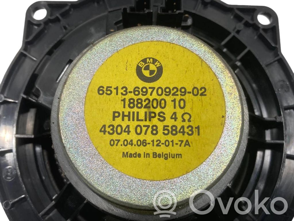 Skaļrunis (-i) priekšējās durvīs