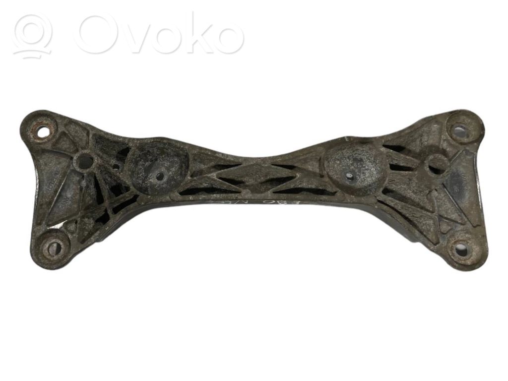 Pārnesumkārbas stiprinājuma kronšteins