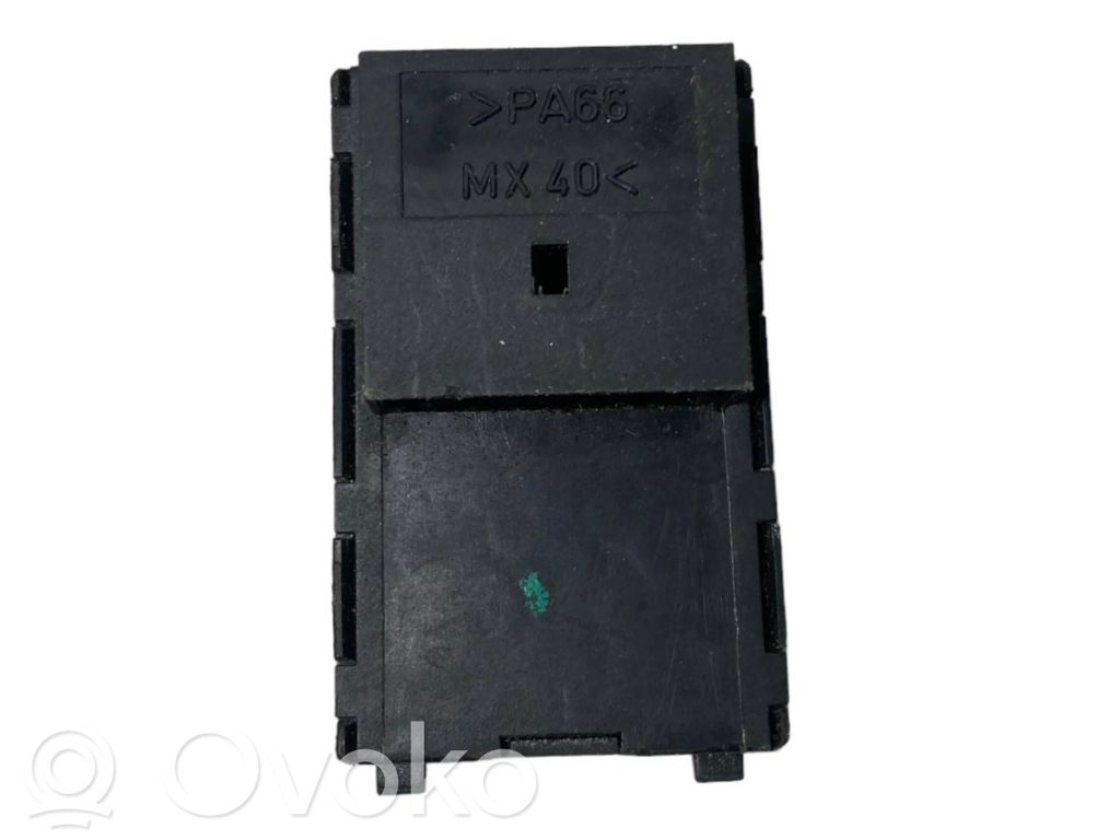 Seat adjustment switch(es)