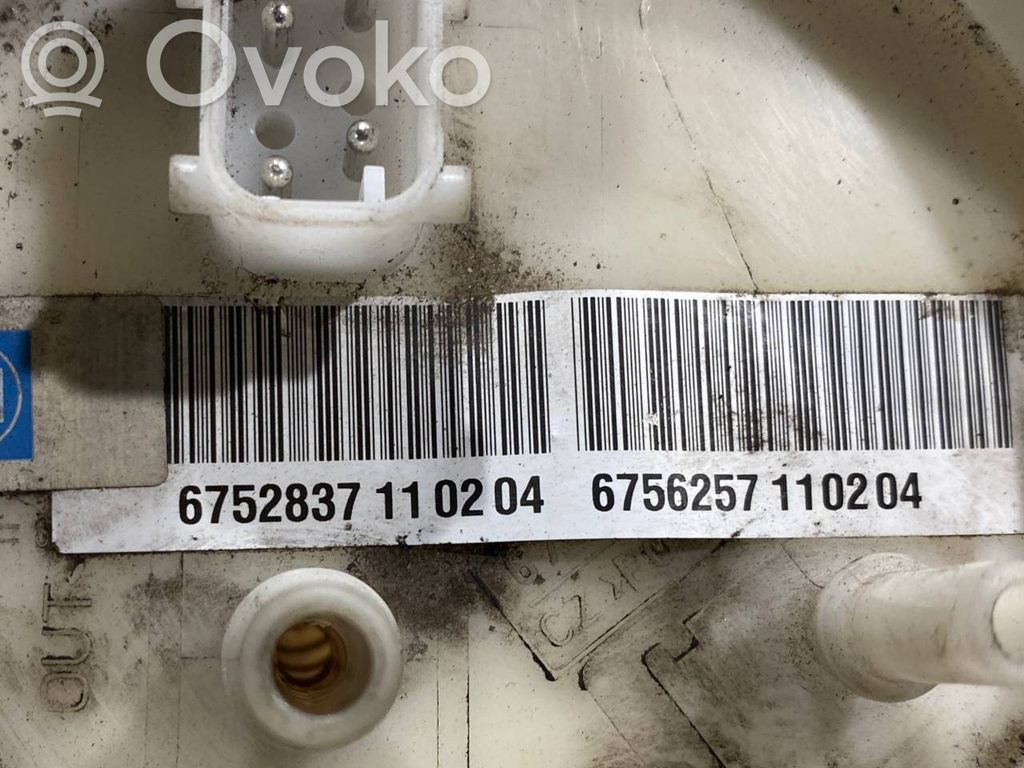 Fuel pump (in the fuel tank)