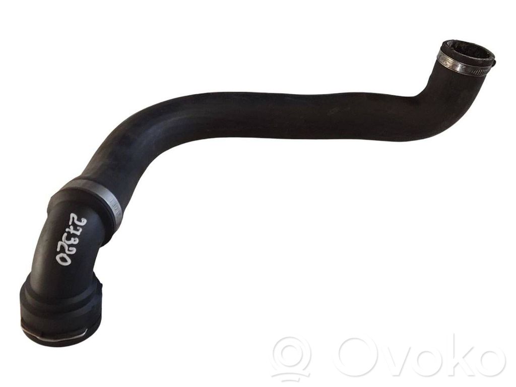 Caurulīte (-es) / šļūtene (-es)