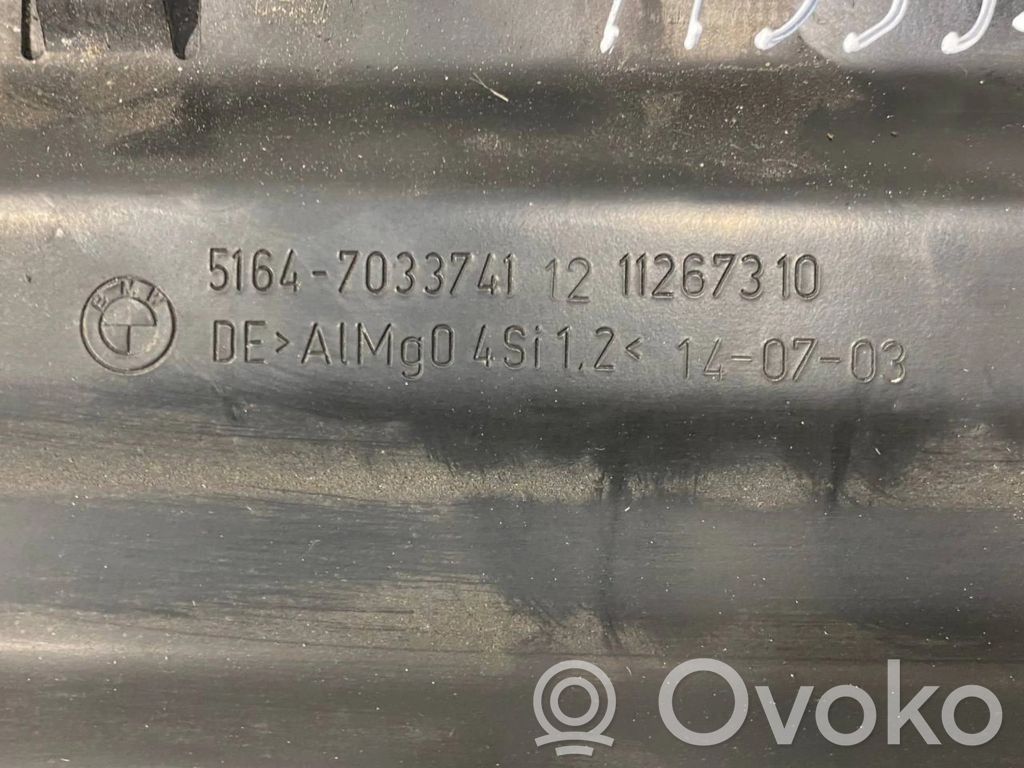 Верхняя часть панели радиатора (телевизор)