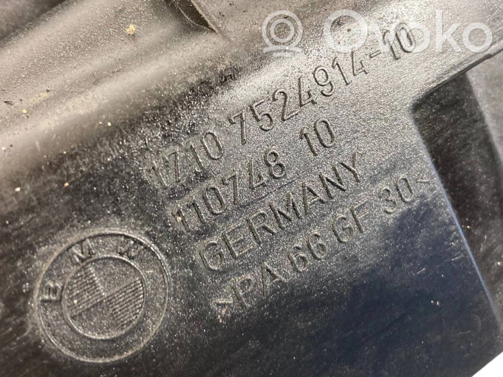 Radiator(s) holder/bracket