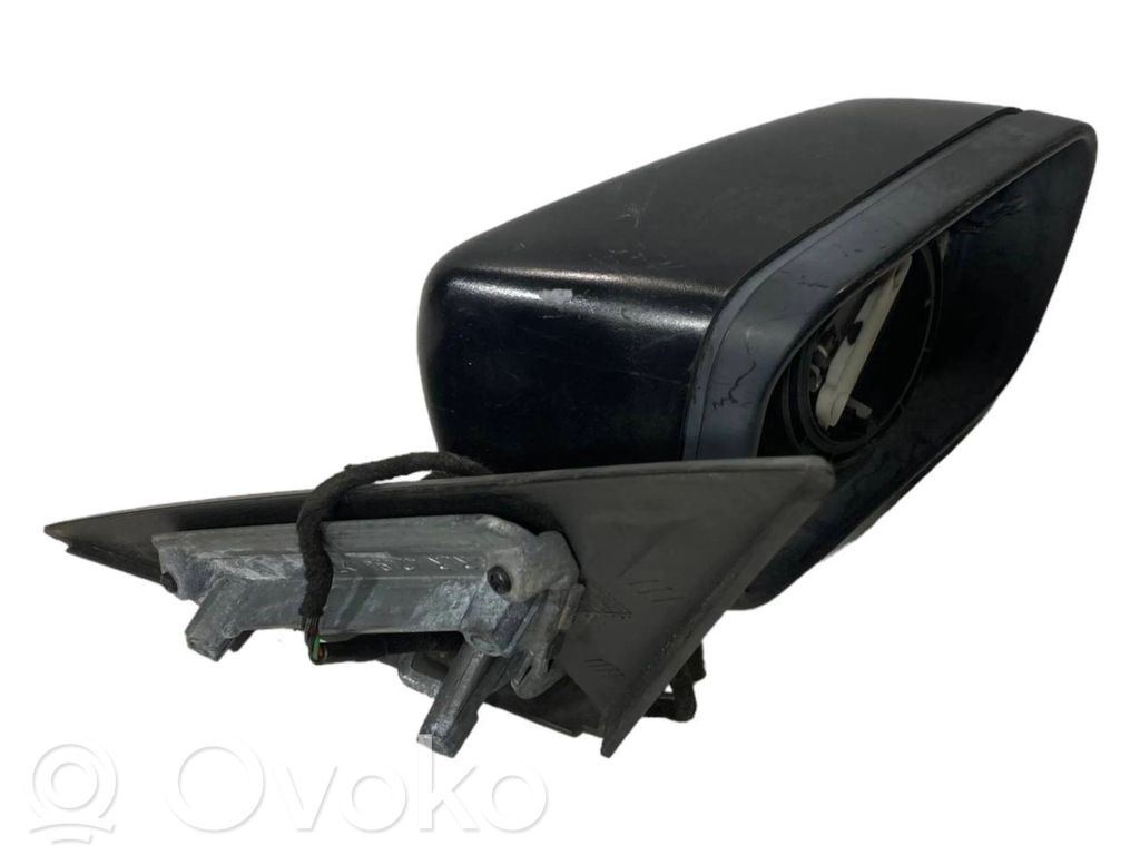 Mirror (electrically controlled)