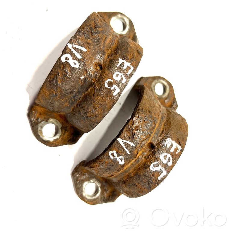 Stabilizer bar bushing/holder