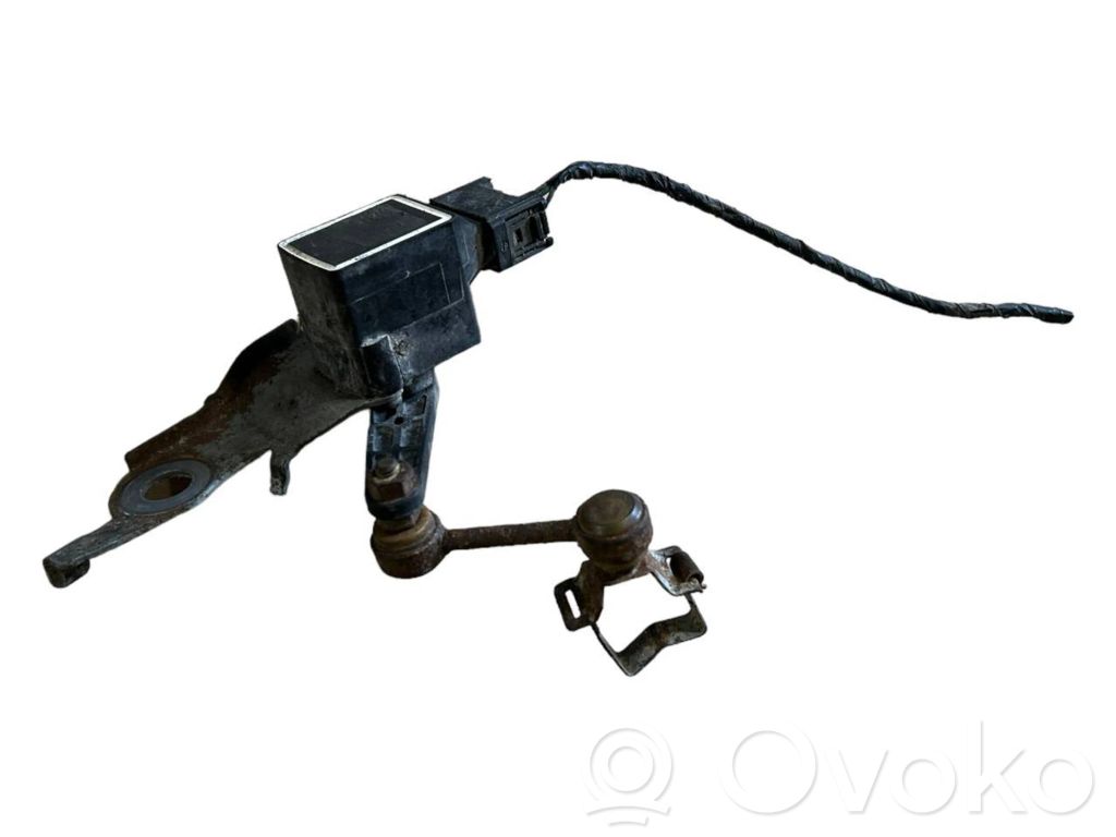 Augstuma sensors (priekšējo lukturu)