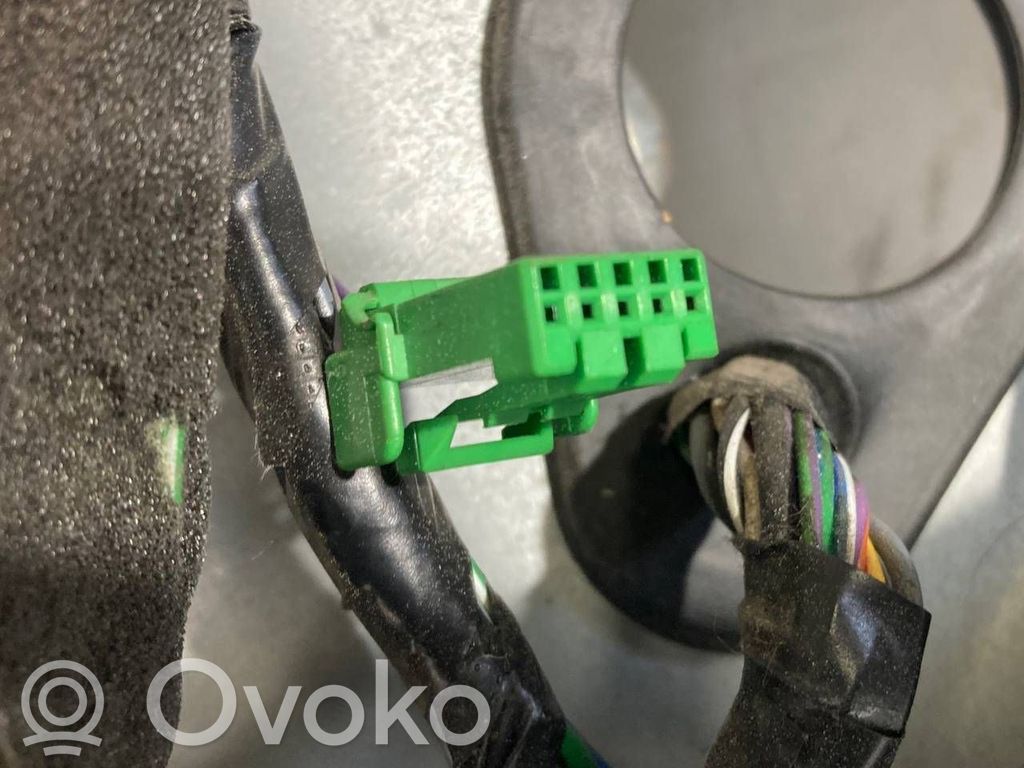 Priekšpusē elektriskā loga pacelšanas mehānisma komplekts