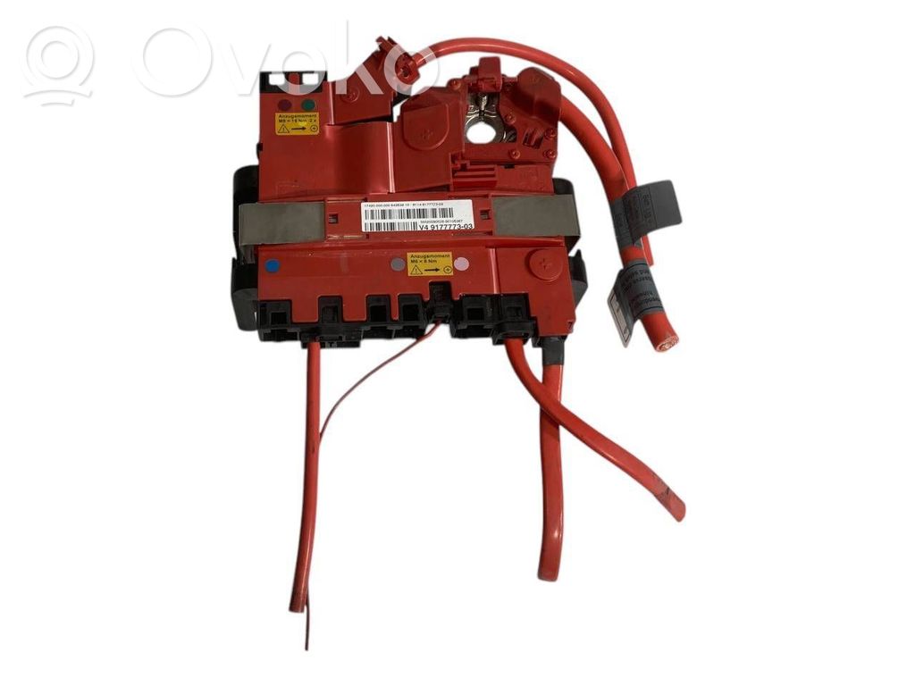 Positive wire connection assembly