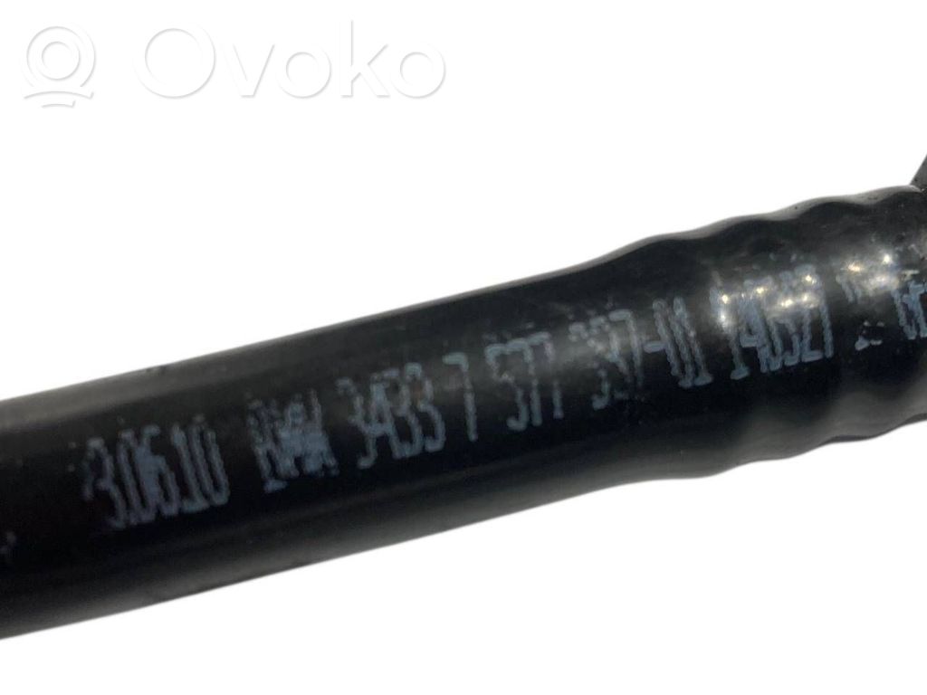 Caurulīte (-es) / šļūtene (-es)