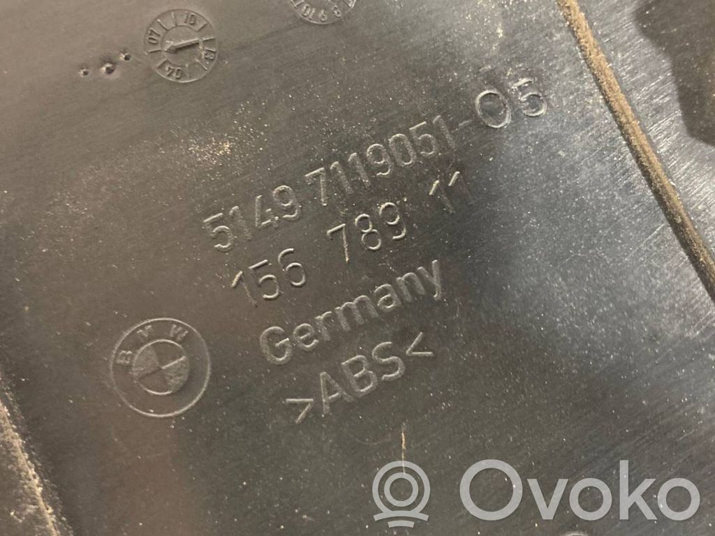 Trunk decorative trim