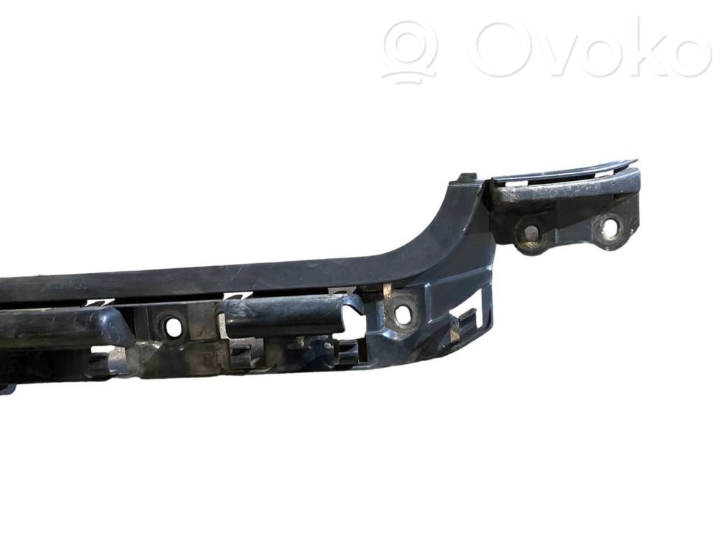 Rear bumper mounting bracket