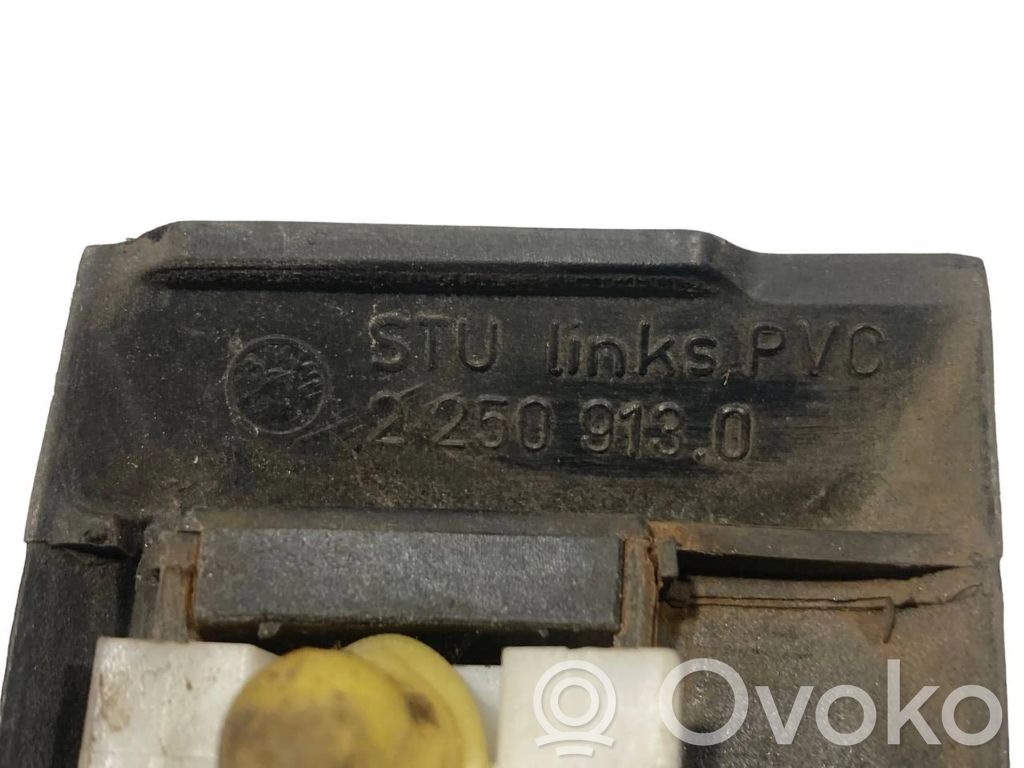 Молдинг задней двери