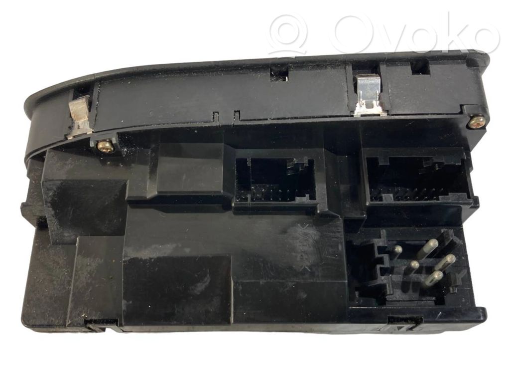 Power window switch