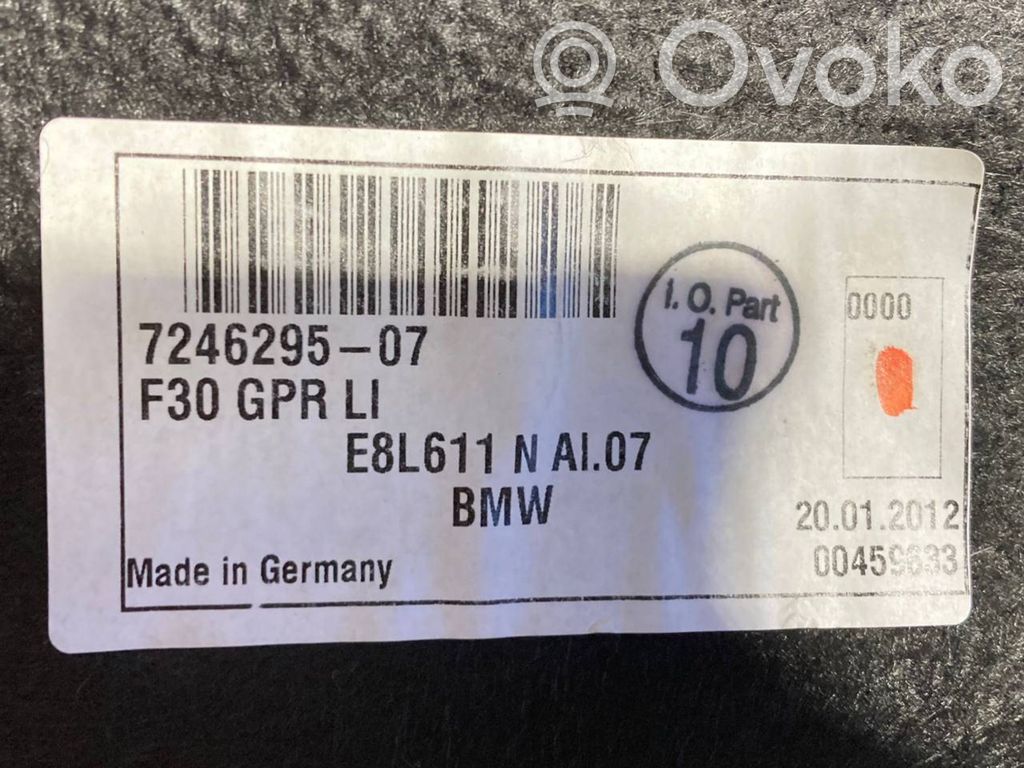 Side decorative trim panel