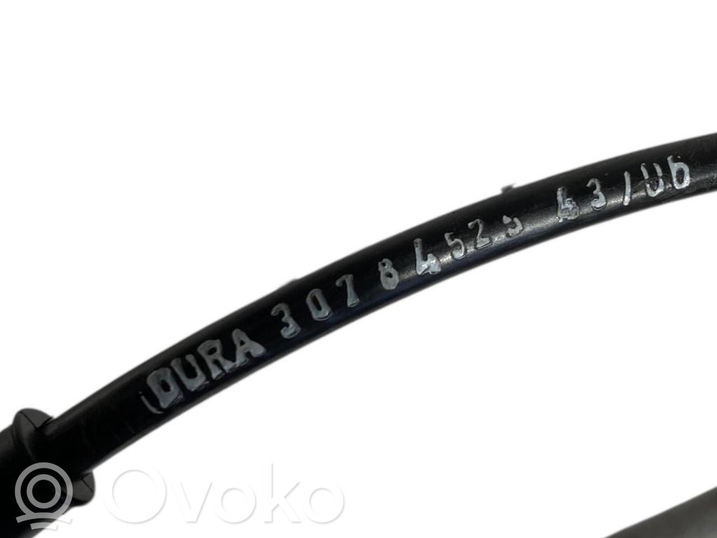 Priekšpusē slēdzene