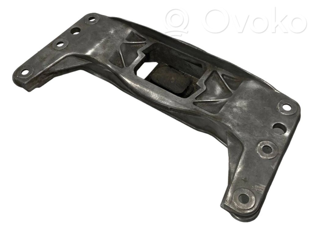 Transmission mounting bracket