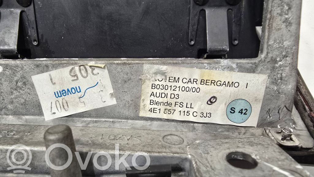 Instrumentu paneļa dekoratīvā apdare