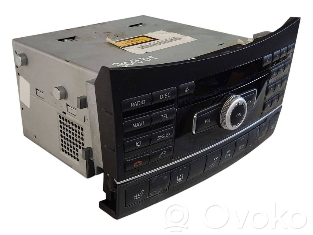Radio / CD/DVD atskaņotājs / navigācija