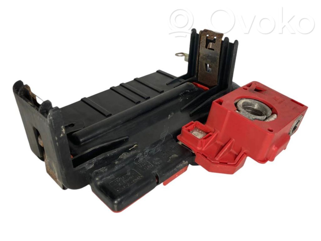 Positive wire connection assembly
