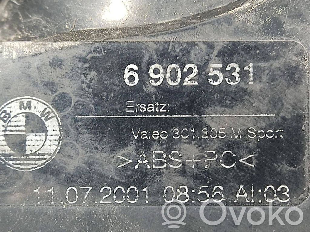 Задний фонарь в кузове