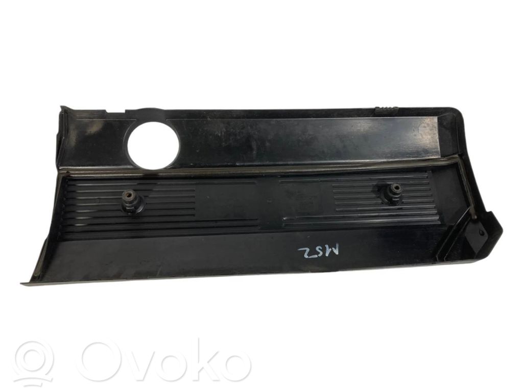 Engine cover (decorative trim)