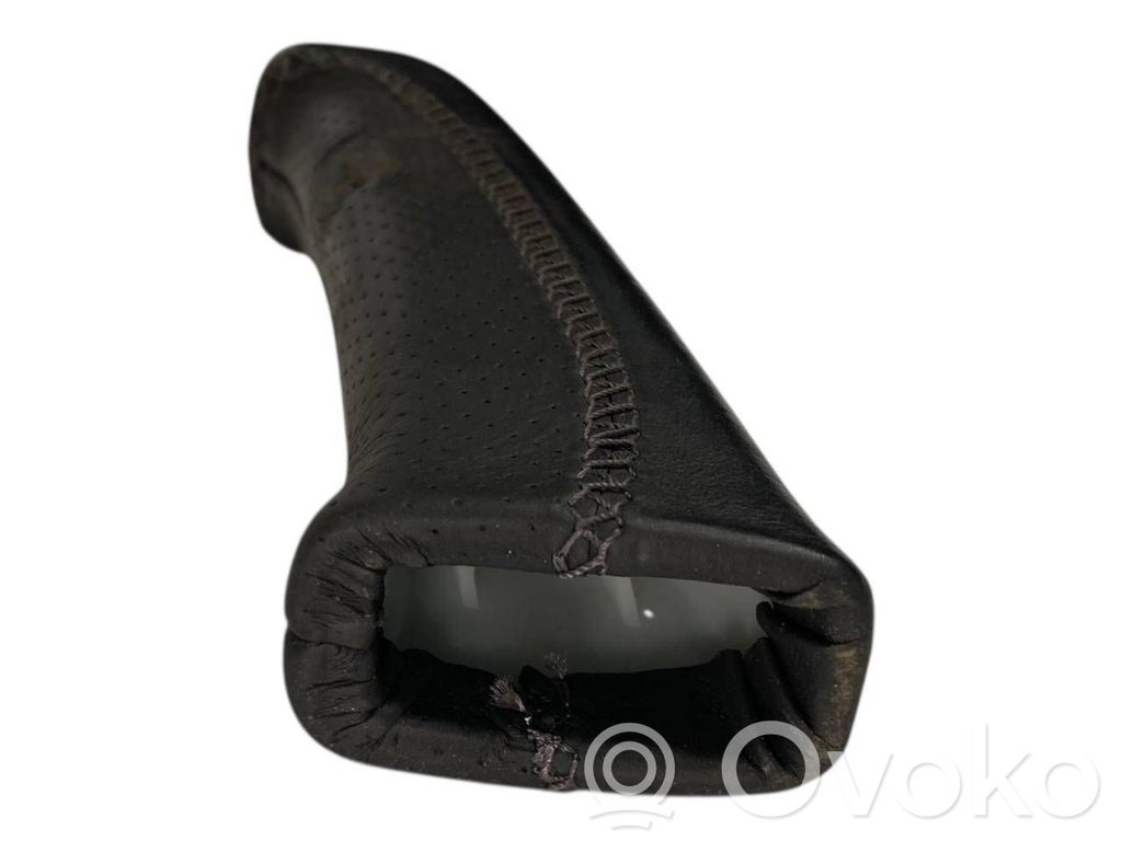 Rokas bremzes dekoratīvā apdare