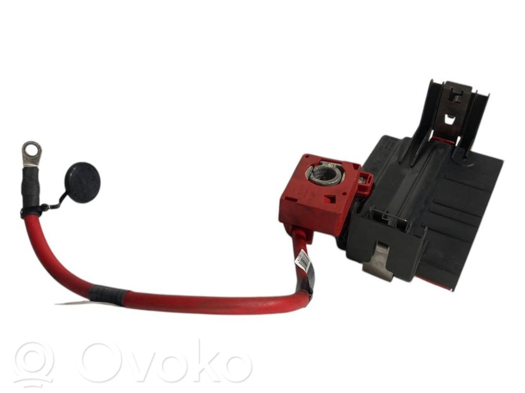 Positive wire connection assembly