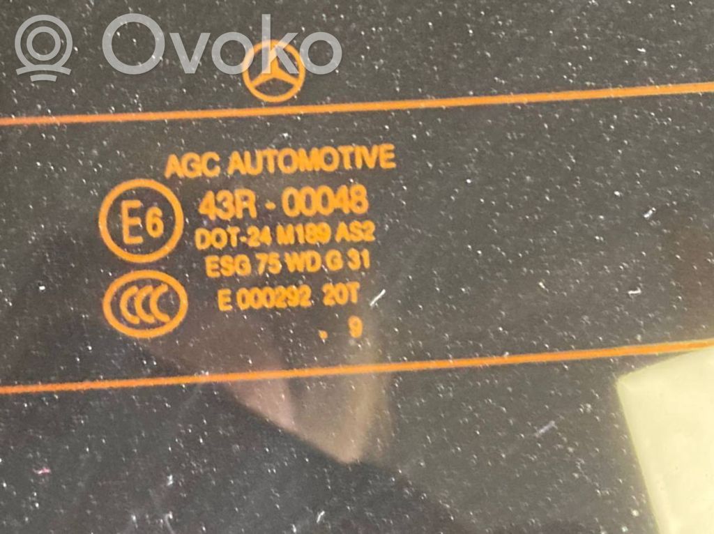 Задняя крышка (багажник)