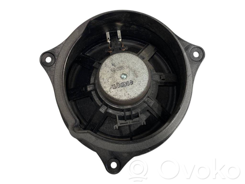 Speaker(s) in the rear door