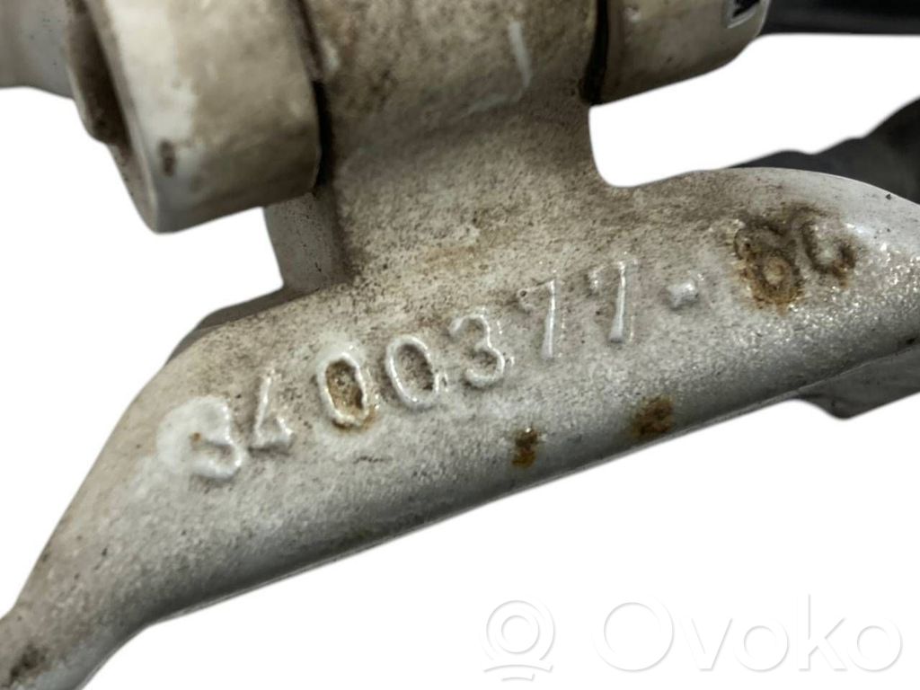 Aizmugurējā pārsega eņģe (-ess)