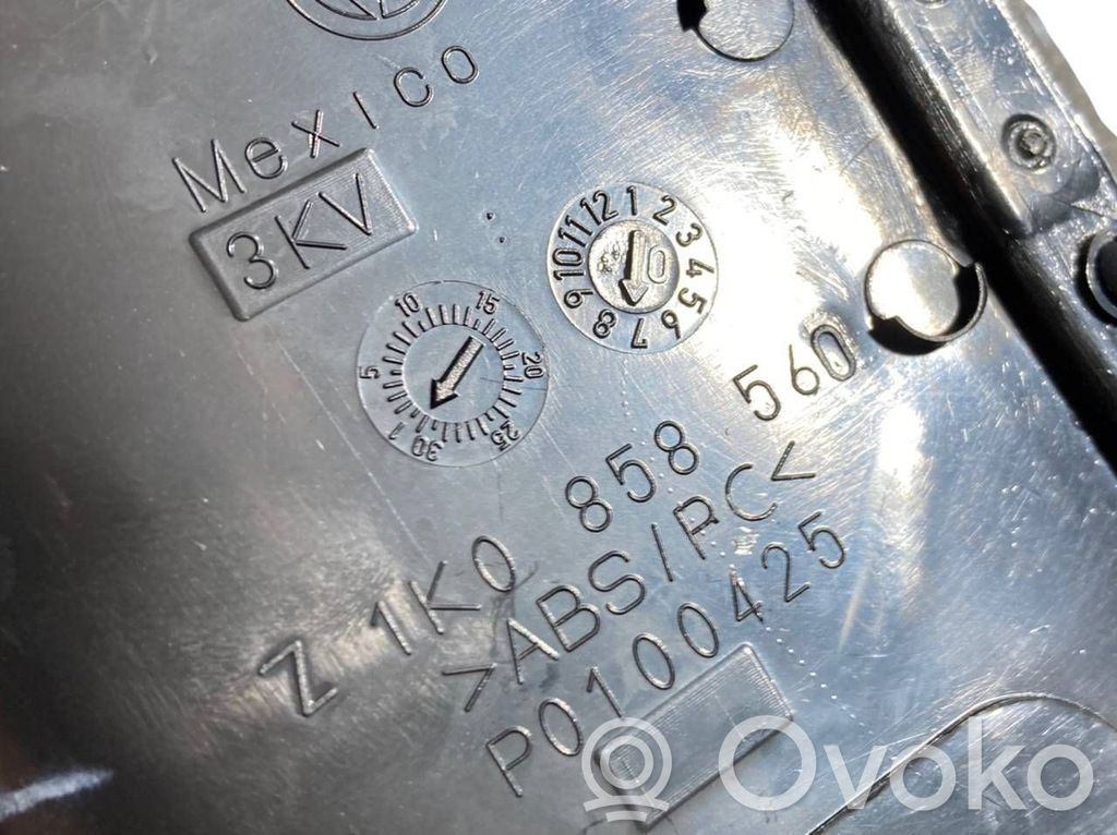 Stūres ass dekoratīvā apdare