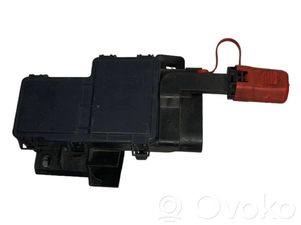 Positive wire connection assembly