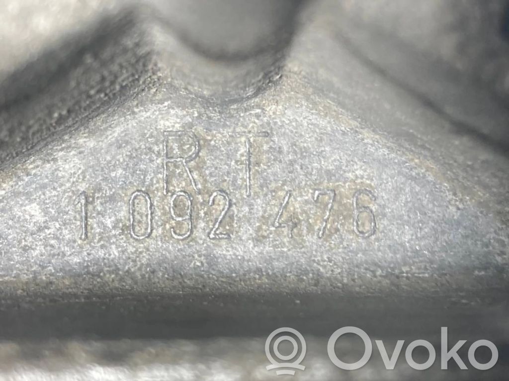 Transmission mounting bracket